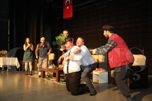 “KIZ EVİ NAZ EVİ’’ 4. KEZ SAHNELENDİ “KIZ EVİ NAZ EVİ’’ 4. KEZ SAHNELENDİ